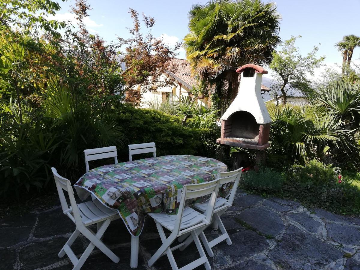 Giardino Apartamento Porto Valtravaglia Exterior foto